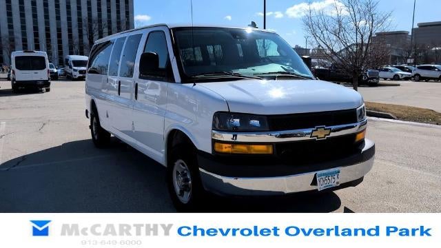 2025 Chevrolet Express Passenger 1LT