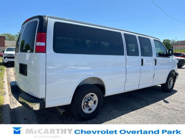 2025 Chevrolet Express Passenger 1LT