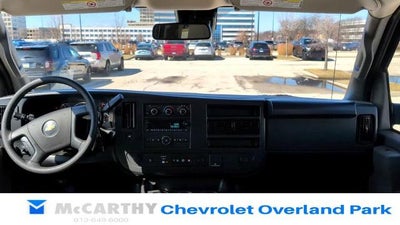 2025 Chevrolet Express Passenger 1LT