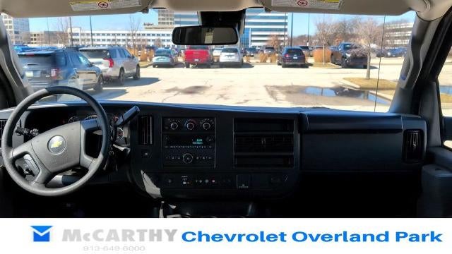 2025 Chevrolet Express Passenger 1LT