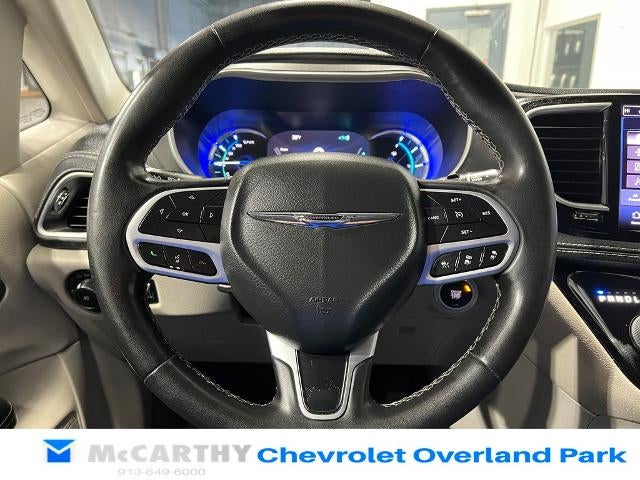 2022 Chrysler Pacifica Hybrid Touring L