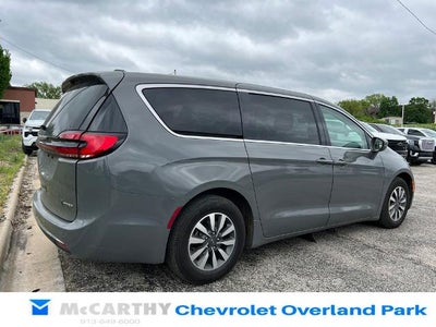 2022 Chrysler Pacifica Hybrid Touring L