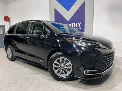 2021 Toyota Sienna XLE