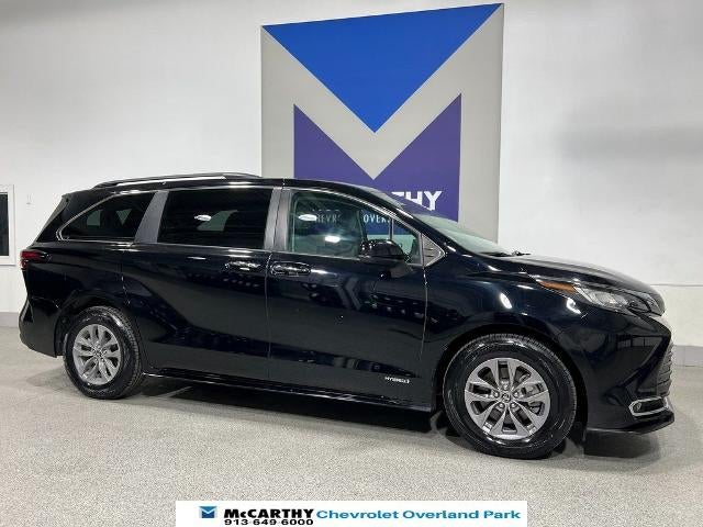 2021 Toyota Sienna XLE