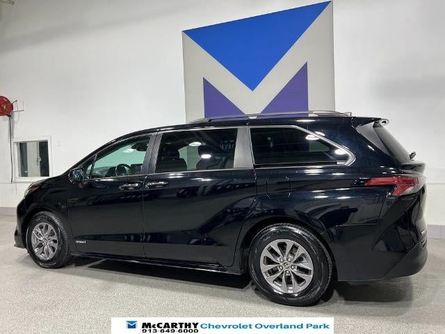 2021 Toyota Sienna XLE