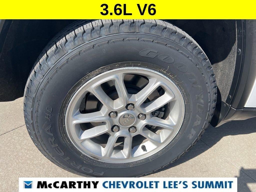 2020 Jeep Grand Cherokee Laredo E