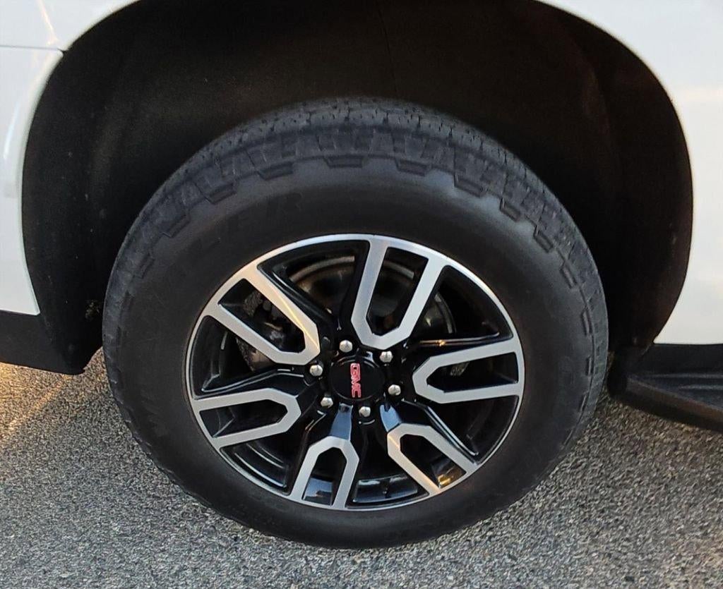 2022 GMC Yukon XL AT4