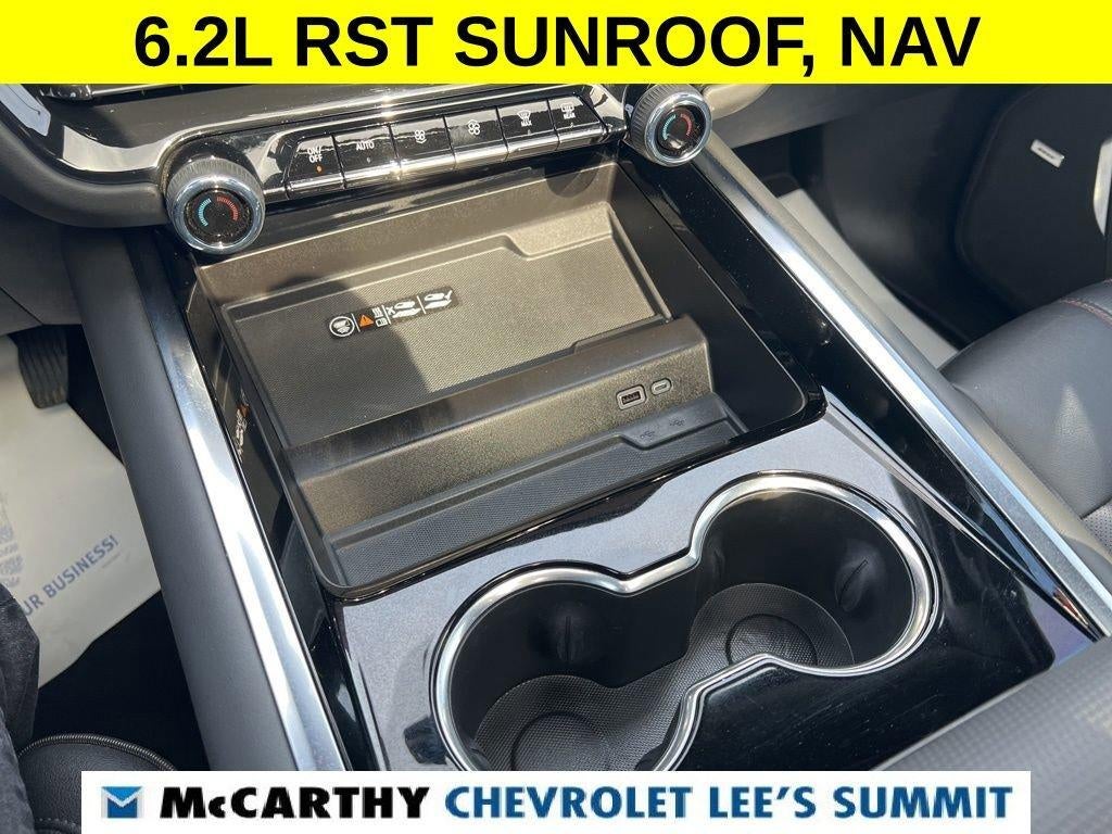 2025 Chevrolet Suburban RST