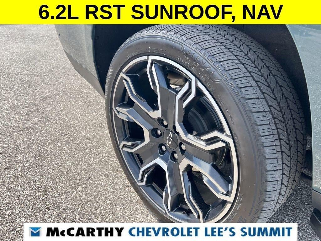 2025 Chevrolet Suburban RST