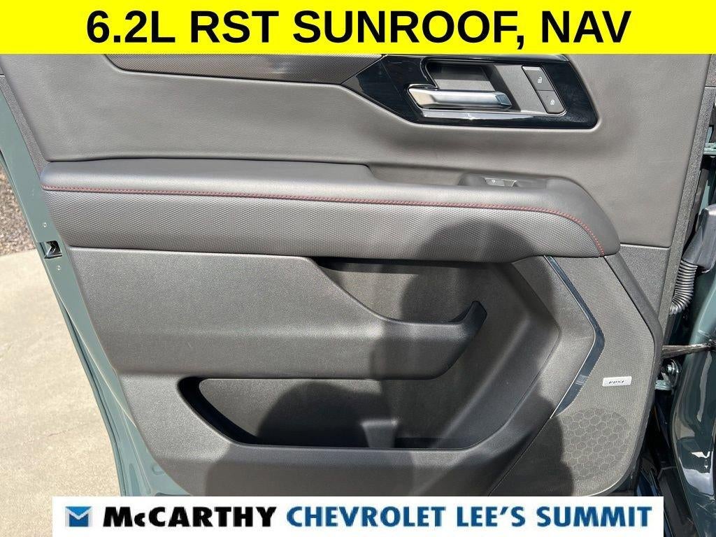 2025 Chevrolet Suburban RST