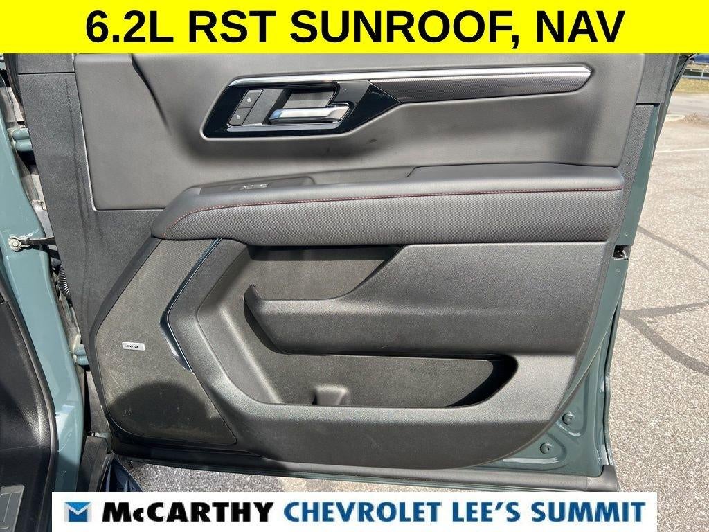 2025 Chevrolet Suburban RST