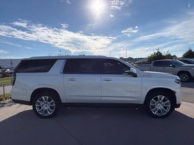 2023 Chevrolet Suburban High Country