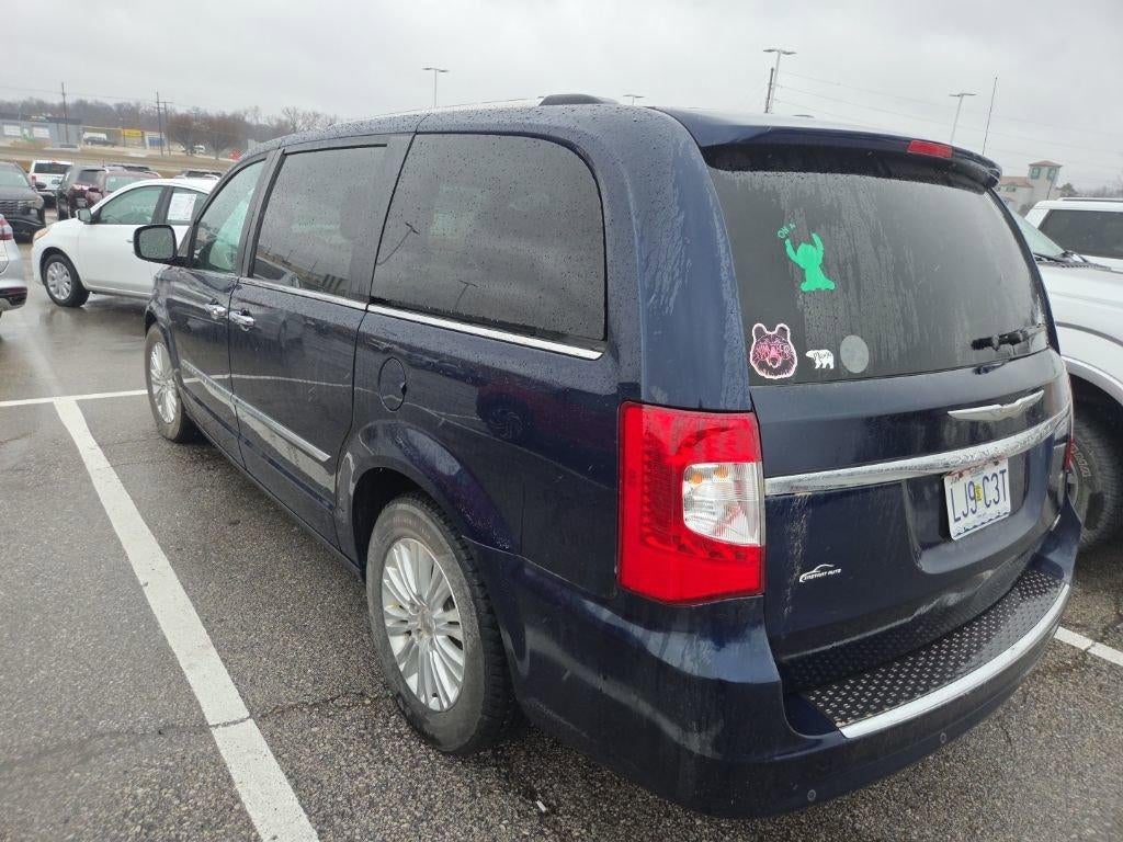 2012 Chrysler Town & Country Limited