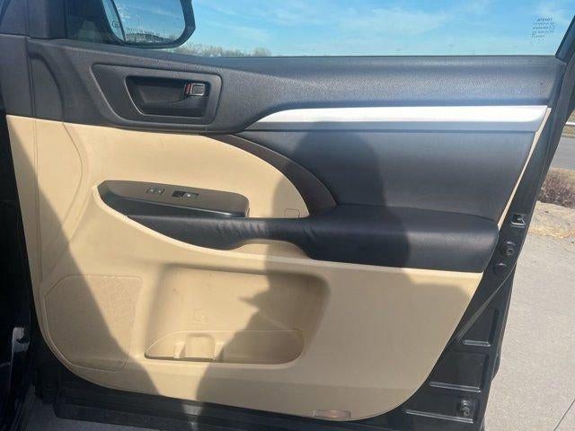 2014 Toyota Highlander LE