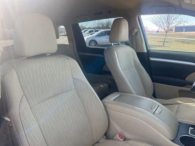 2014 Toyota Highlander LE