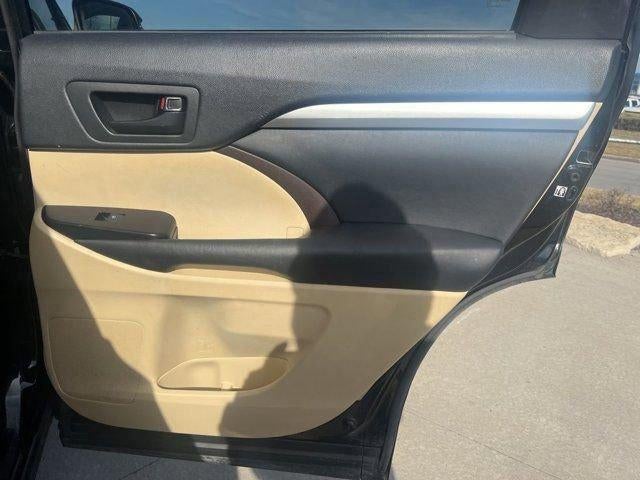 2014 Toyota Highlander LE