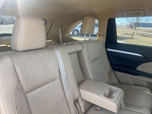 2014 Toyota Highlander LE