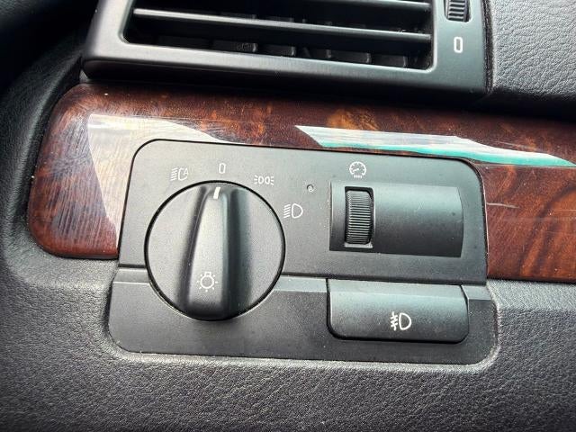 2004 BMW 3 Series 325i
