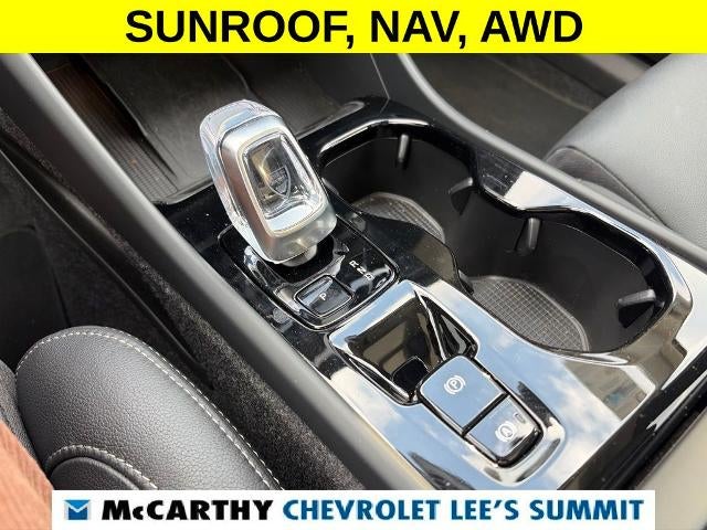 2025 Volvo XC40 Plus Bright Theme