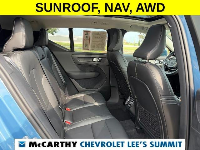 2025 Volvo XC40 Plus Bright Theme