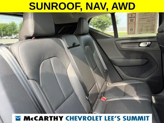 2025 Volvo XC40 Plus Bright Theme