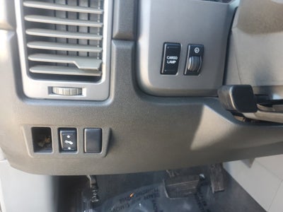 2004 Nissan Titan LE