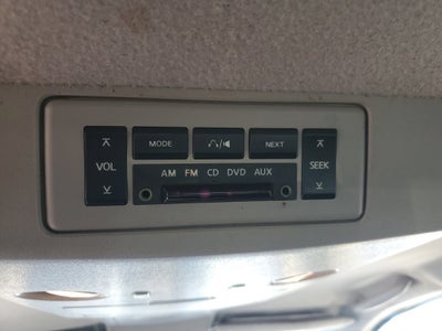 2004 Nissan Titan LE