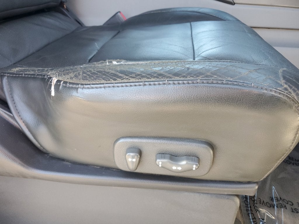 2004 Nissan Titan LE
