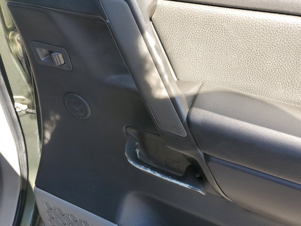 2004 Nissan Titan LE