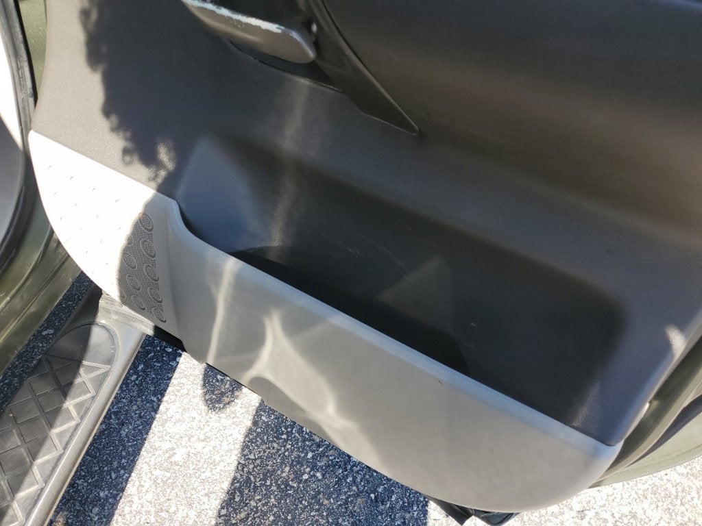 2004 Nissan Titan LE