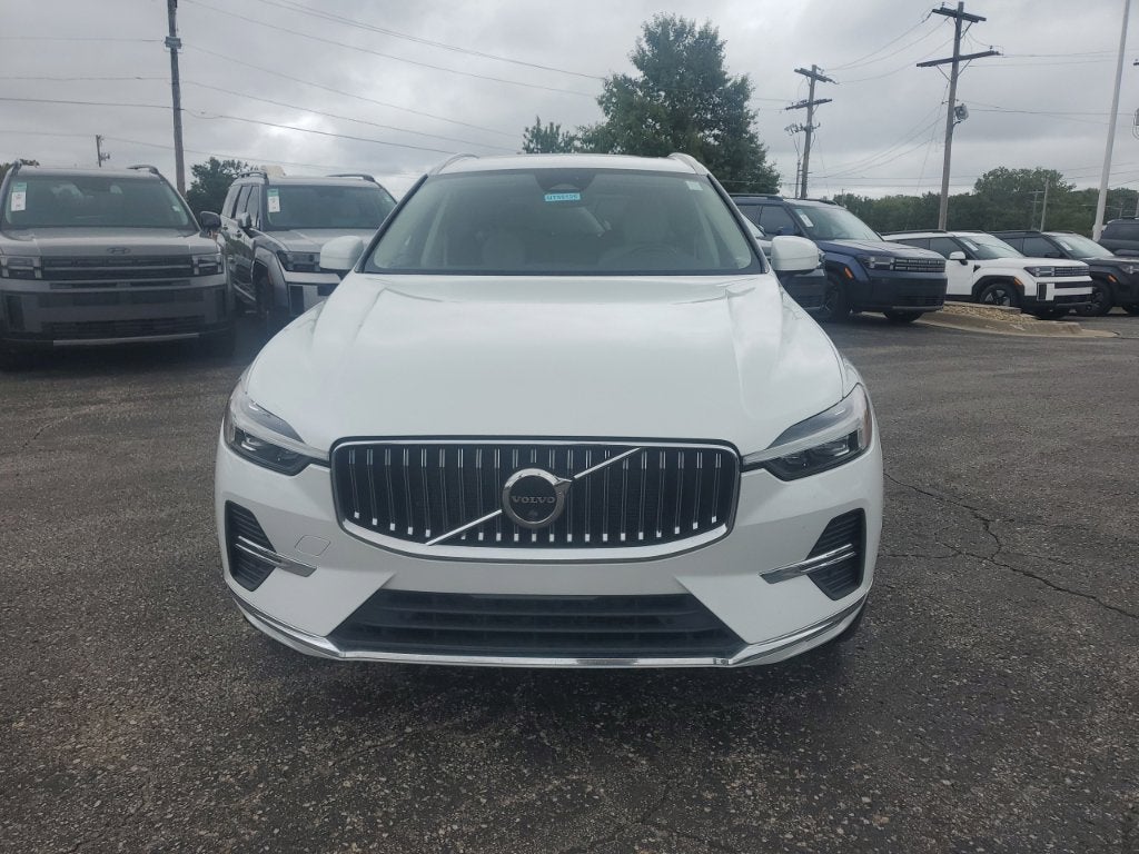 2023 Volvo XC60 B5 Plus Bright Theme