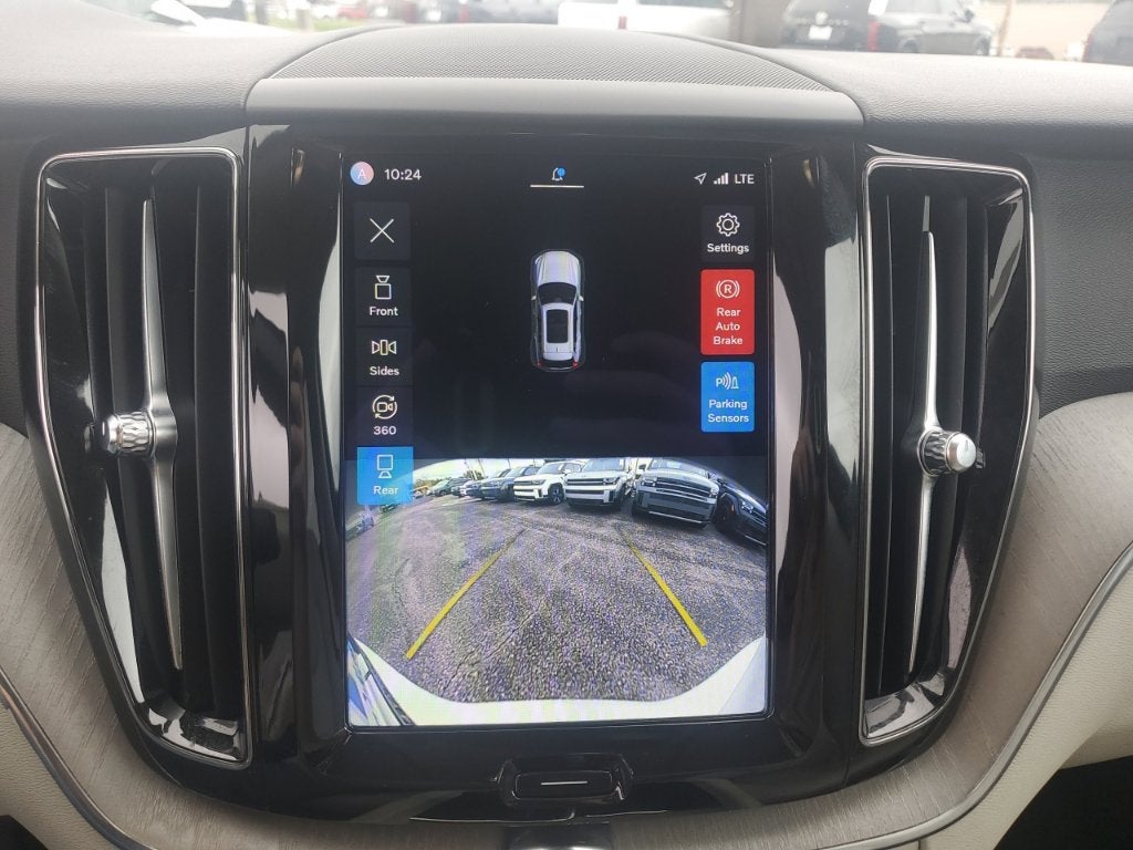 2023 Volvo XC60 B5 Plus Bright Theme