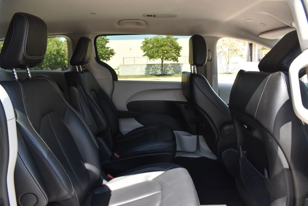 2024 Chrysler Pacifica Hybrid Select
