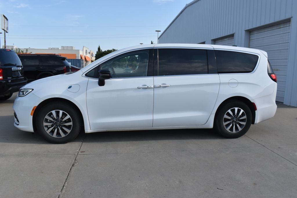 2024 Chrysler Pacifica Hybrid Select